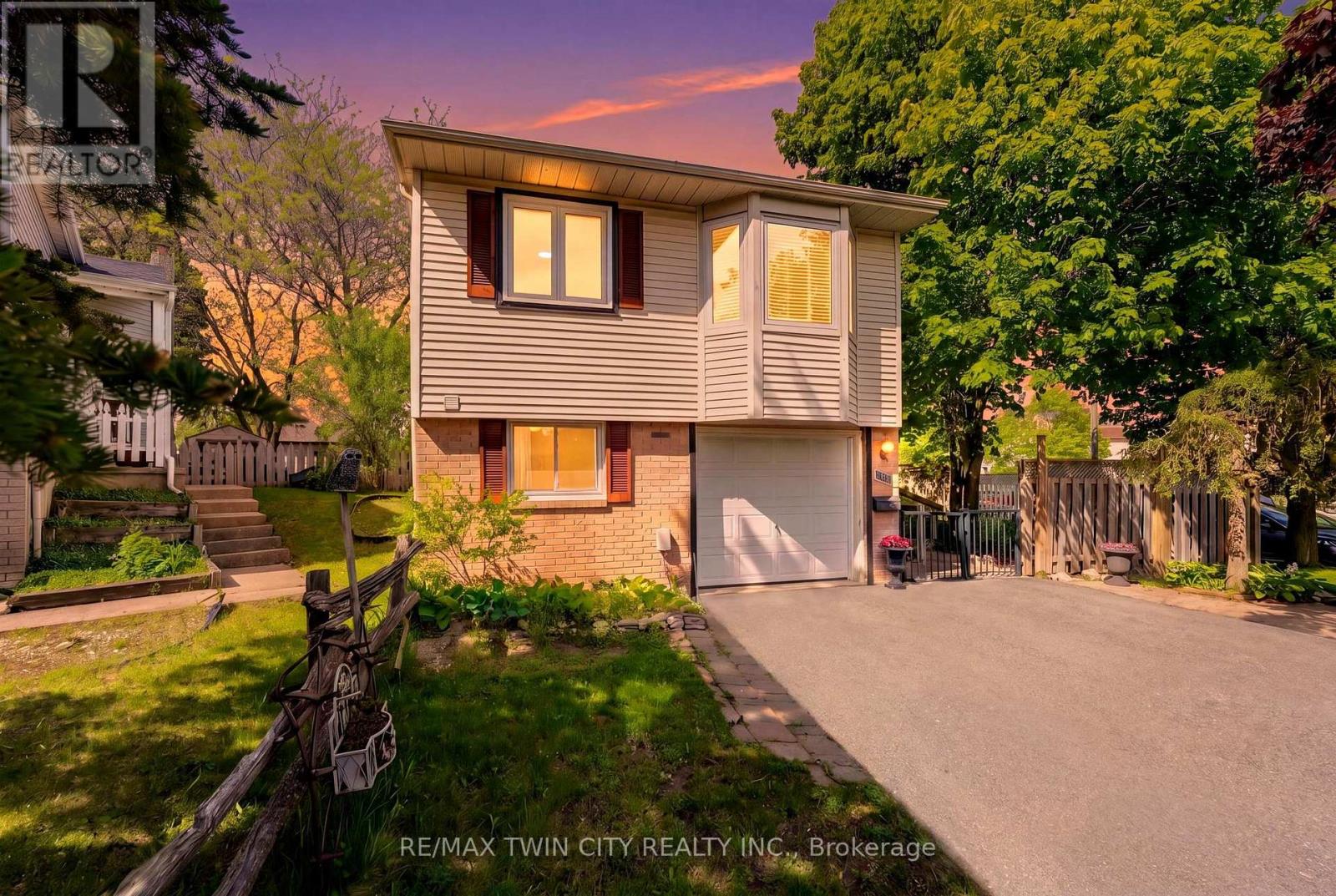 Detached at 171 HERRON PLACE, Waterloo