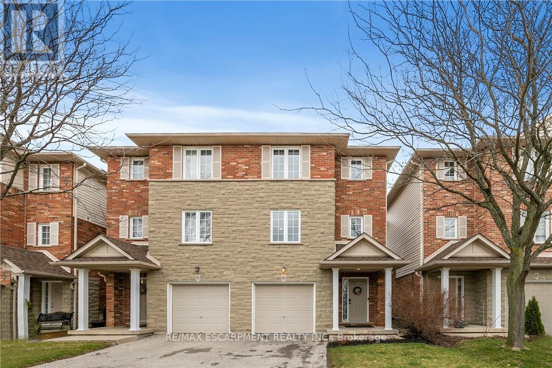 Townhouse at 16 - 876 GOLF LINKS ROAD, Hamilton (Meadowlands)