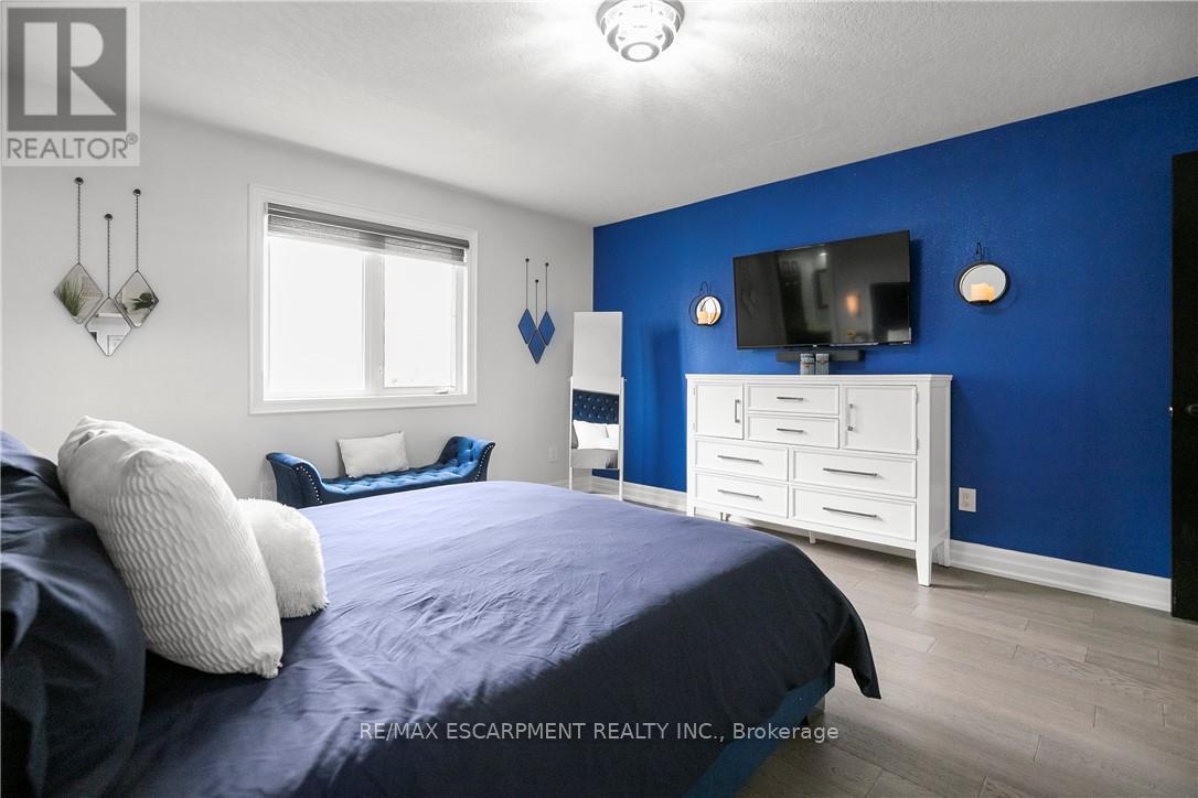 Townhouse at 16 - 876 GOLF LINKS ROAD, Hamilton