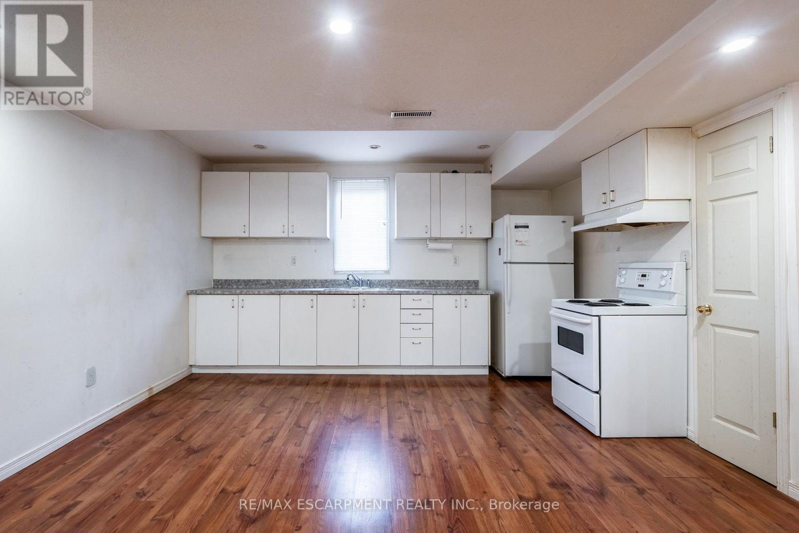 Multiplex at 154-156 FREELTON ROAD, Hamilton