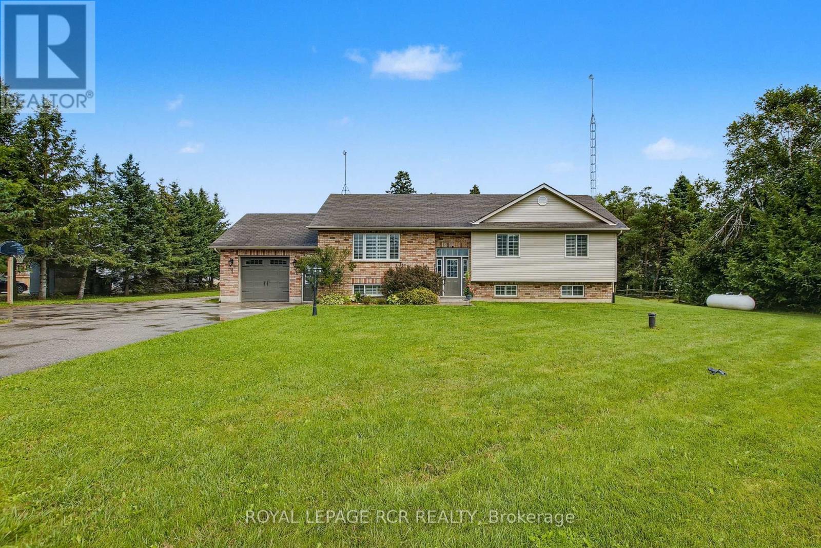 Detached at 17 DEAKEN DRIVE, East Luther Grand Valley