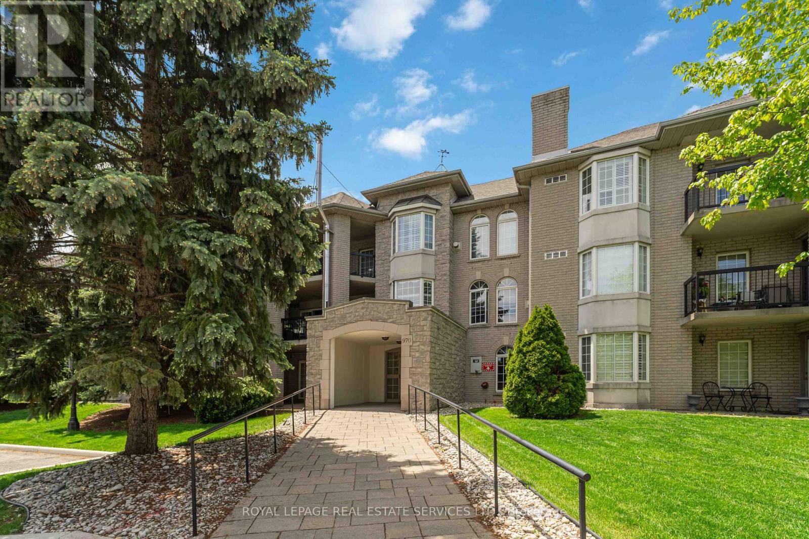 Apartment at 205 - 970 GOLF LINKS ROAD, Hamilton (Meadowlands)