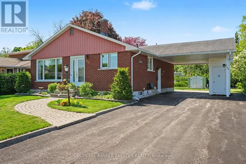 Detached at 205 AIRTH BOULEVARD W, Renfrew