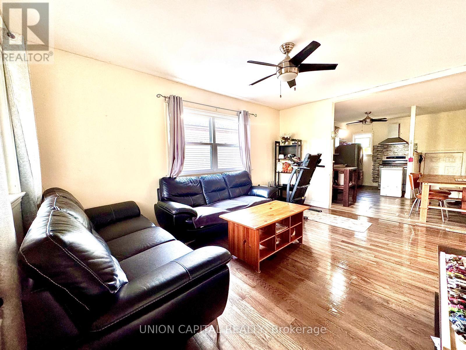 Detached at 16 CUMMING STREET, St. Catharines