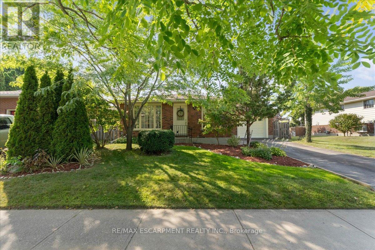 Detached at 32 DONLY DRIVE N, Norfolk (Simcoe)