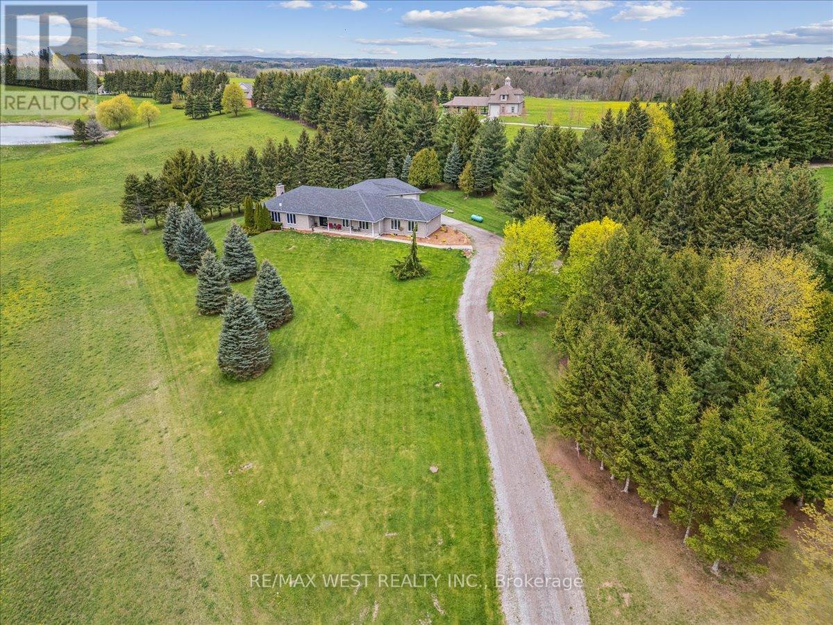 Detached at 331 MOUNTSBERG ROAD, Hamilton
