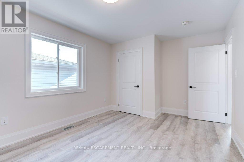 Detached at 38 EAST 16TH STREET, Hamilton