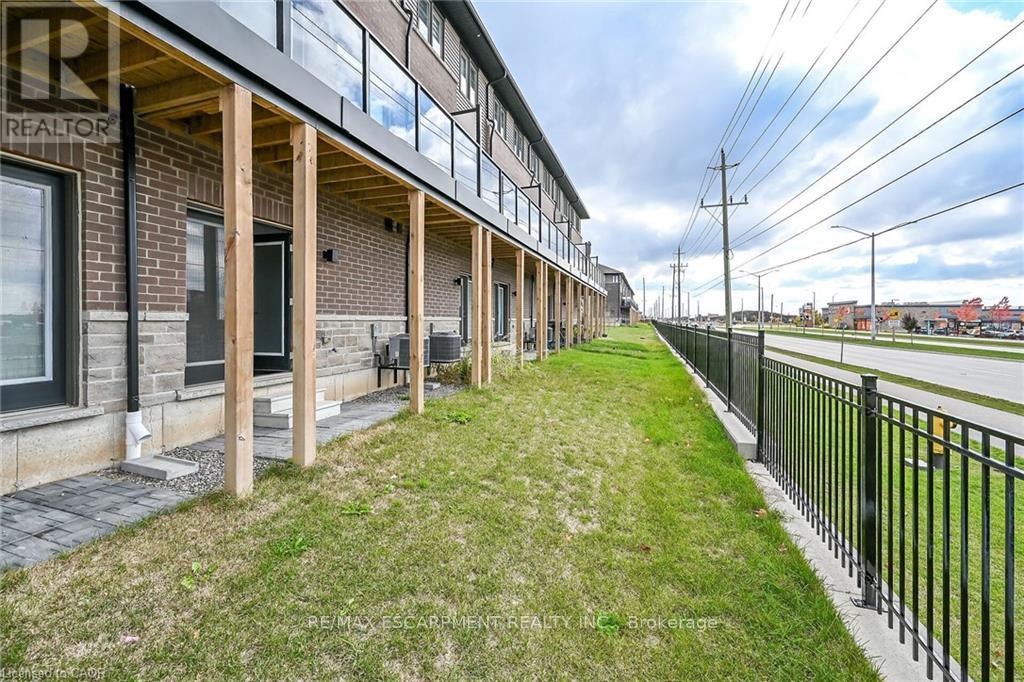 Townhouse at 35 - 120 COURT DRIVE, Brant
