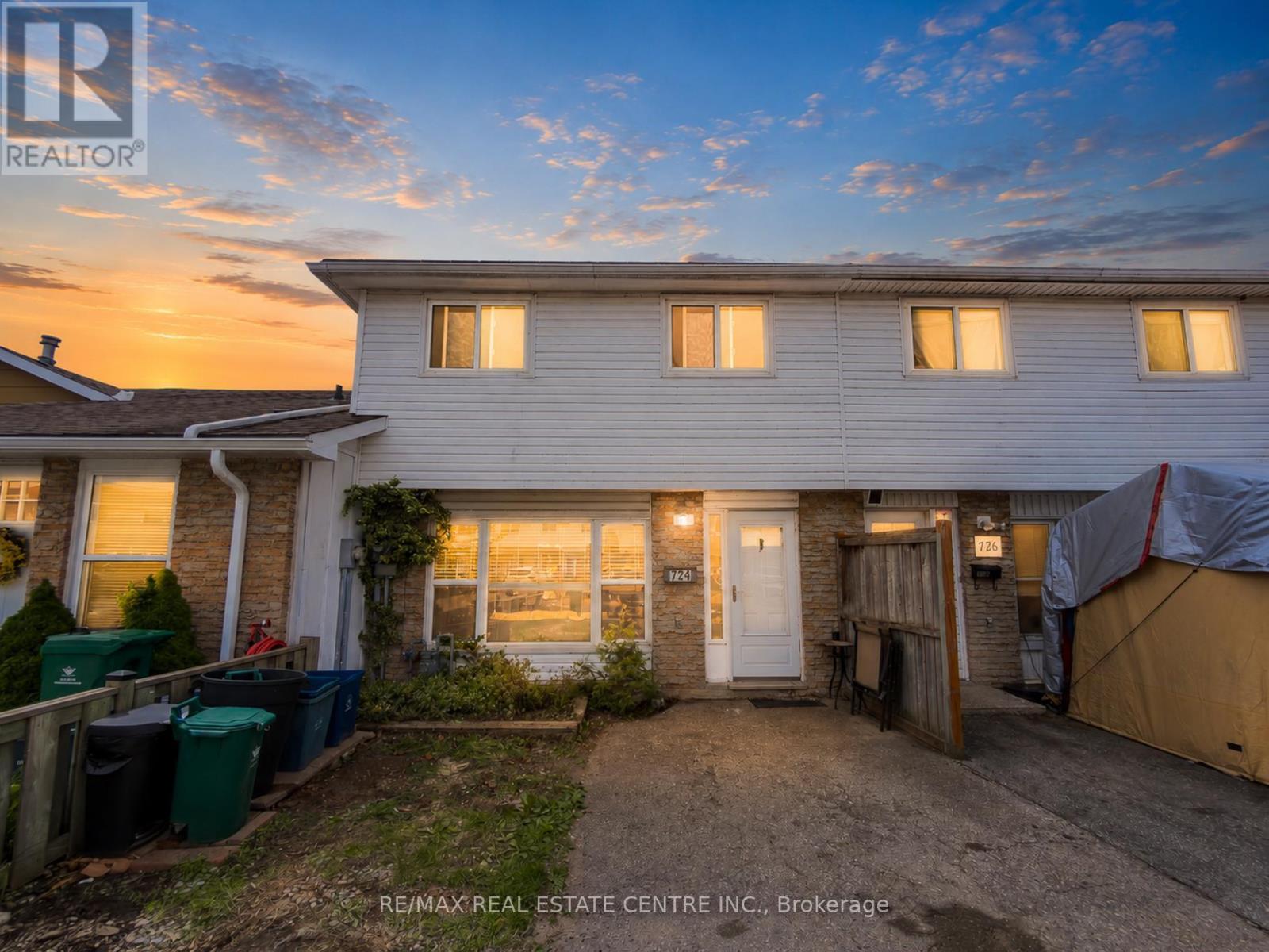 Townhouse at 724 PARKVIEW CRESCENT, Cambridge