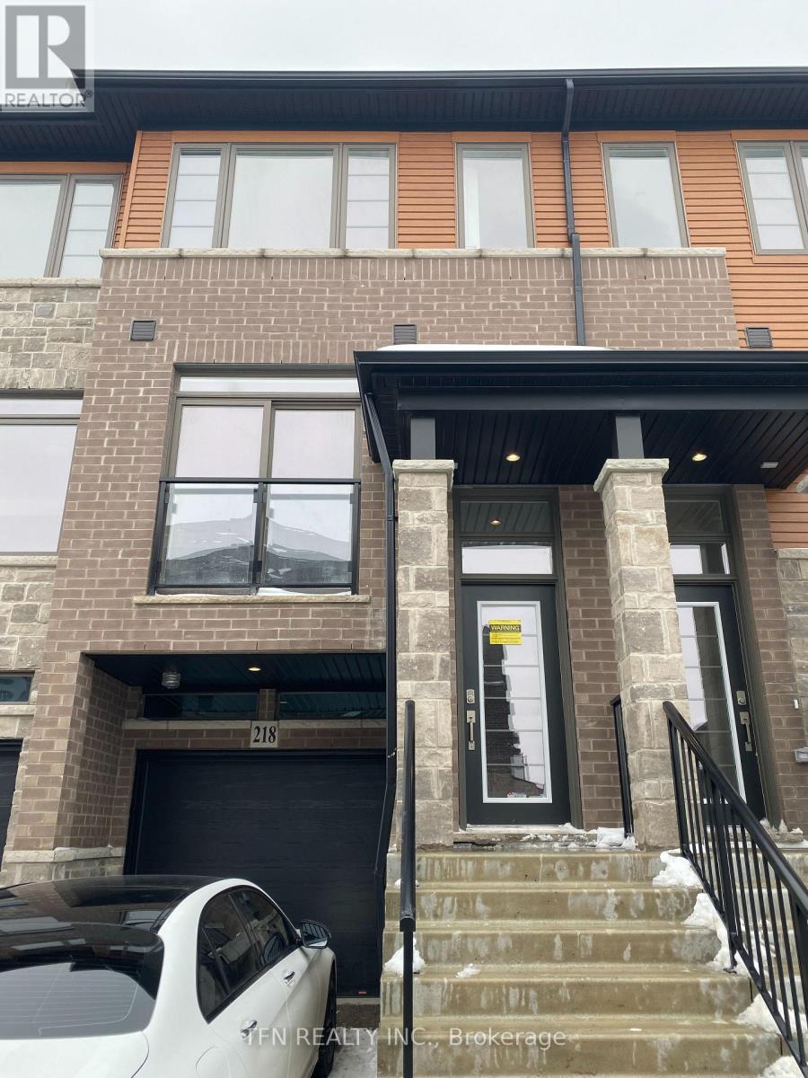 Townhouse at 218 - 30 TIMES SQUARE BOULEVARD, Hamilton
