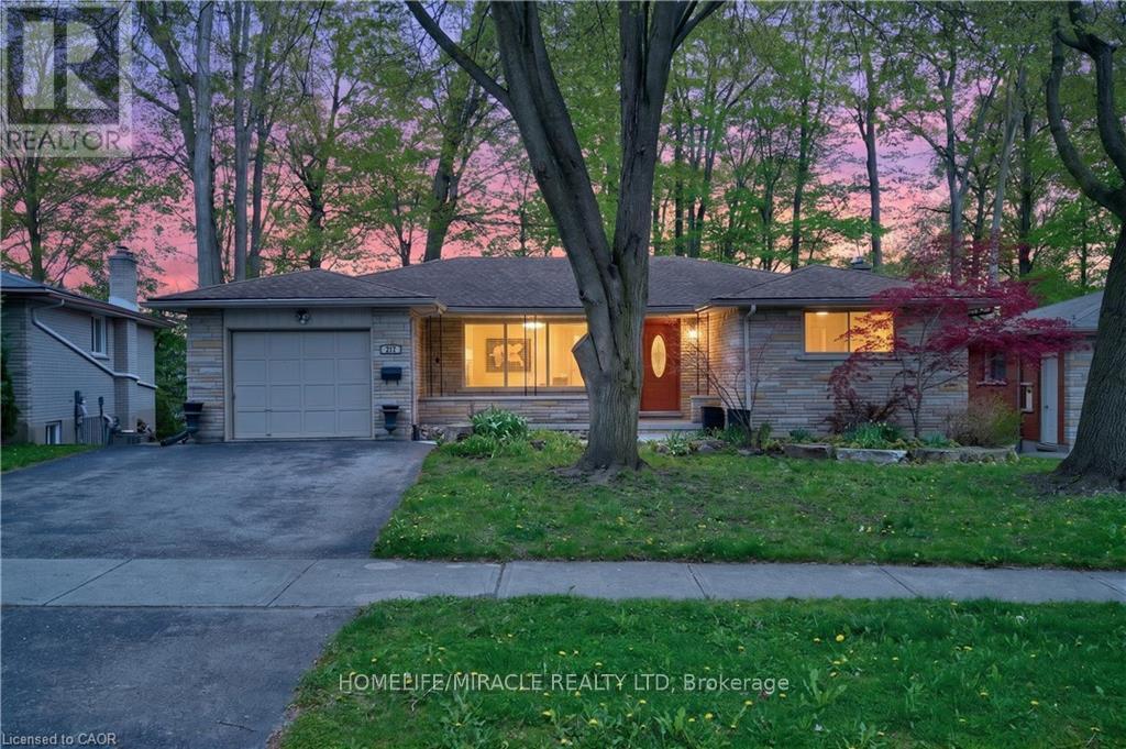 Detached at 217 PINEGROVE CRESCENT, Waterloo