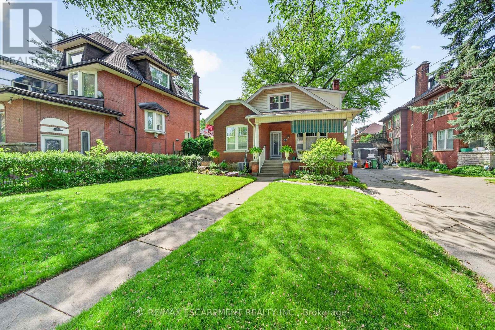 Detached at 40 FAIRLEIGH CRESCENT, Hamilton (St. Clair)