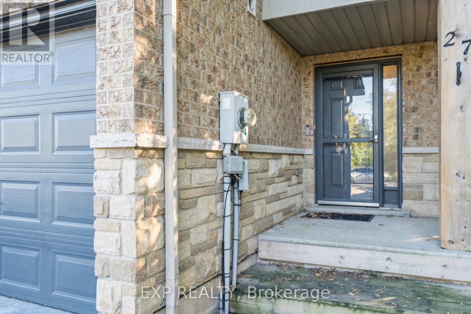 Townhouse at 27 PETTIT STREET, Hamilton