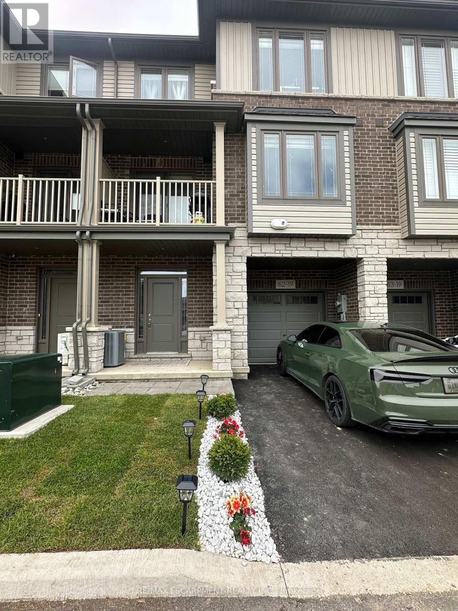Townhouse at 62 - 19 PICARDY DRIVE, Hamilton