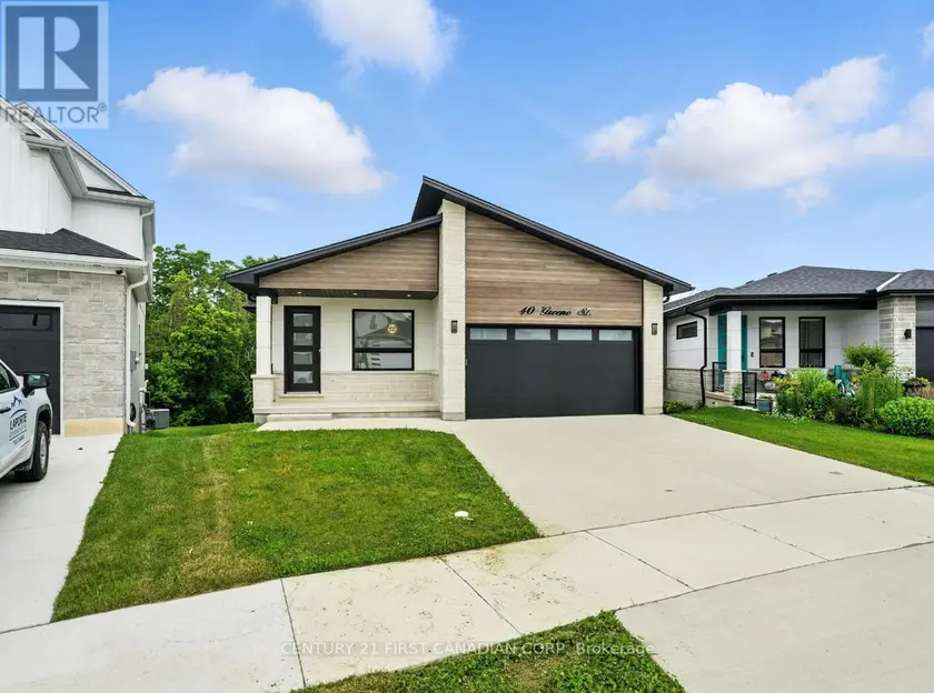 Detached at 40 GREENE STREET, South Huron