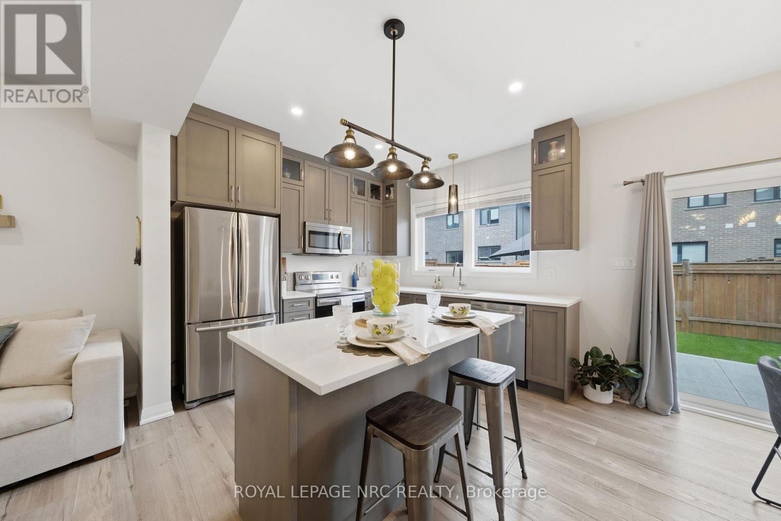 Townhouse at 112 JAYLA LANE, West Lincoln