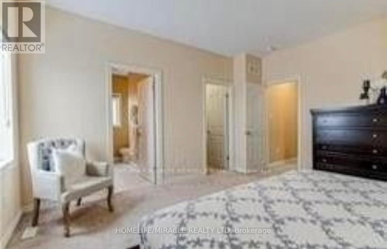 Detached at 36 - 486 SKYLINE AVENUE, London