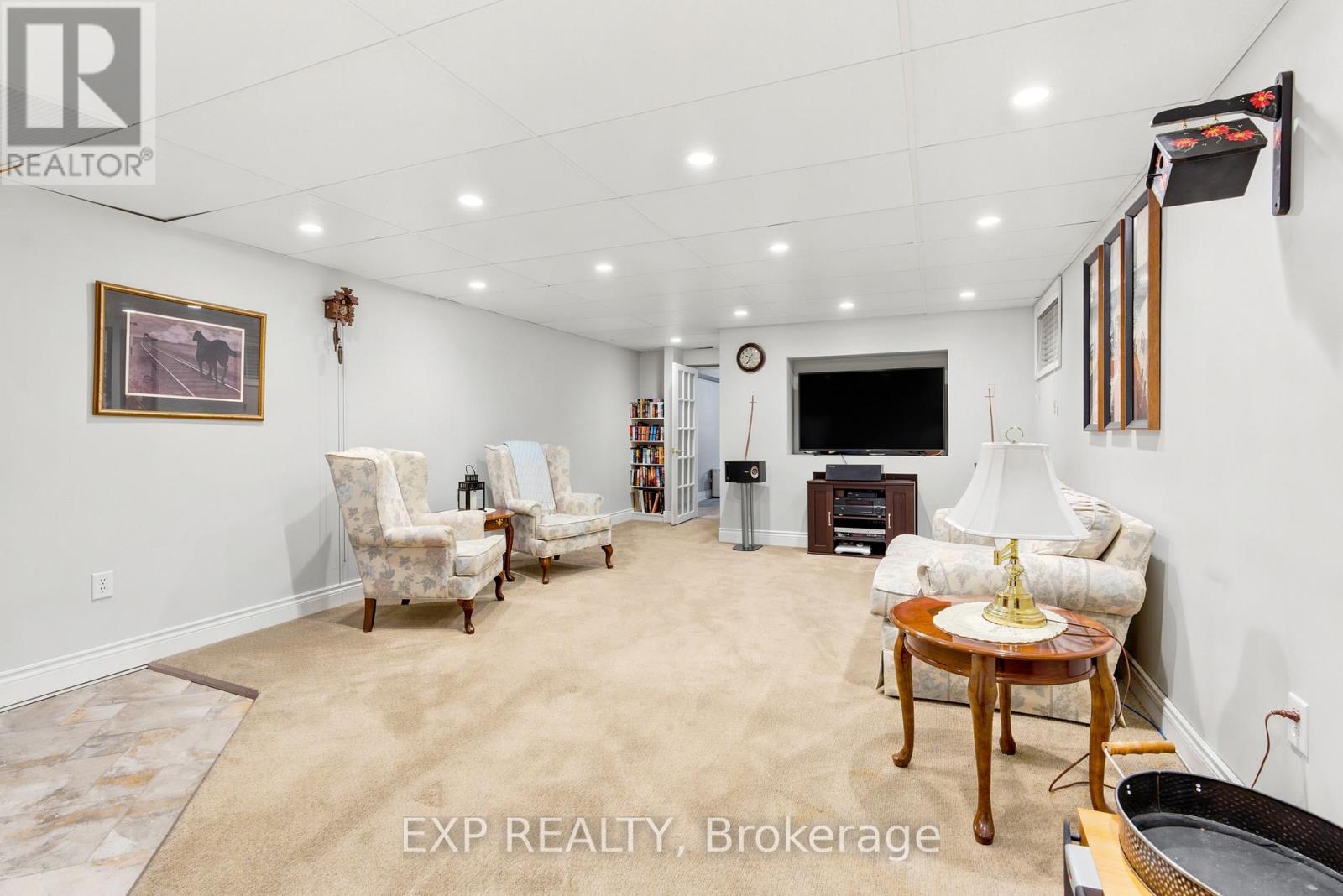 Detached at 11 MARTHA COURT, Welland