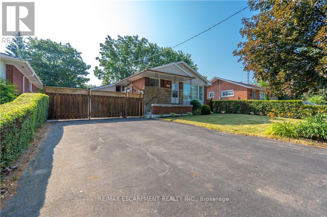 Detached at 1 - 107 WEST 33RD STREET, Hamilton