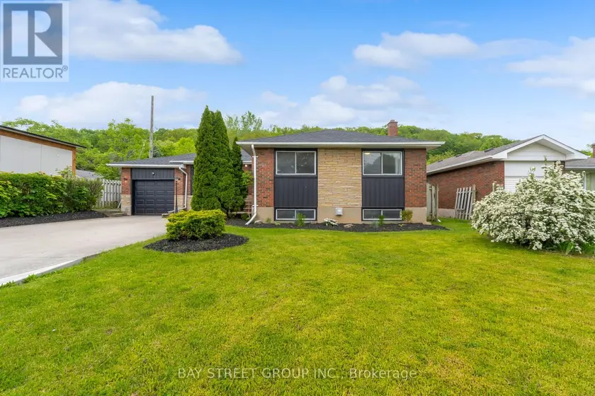 Detached at 8 GLENBARR ROAD, St. Catharines