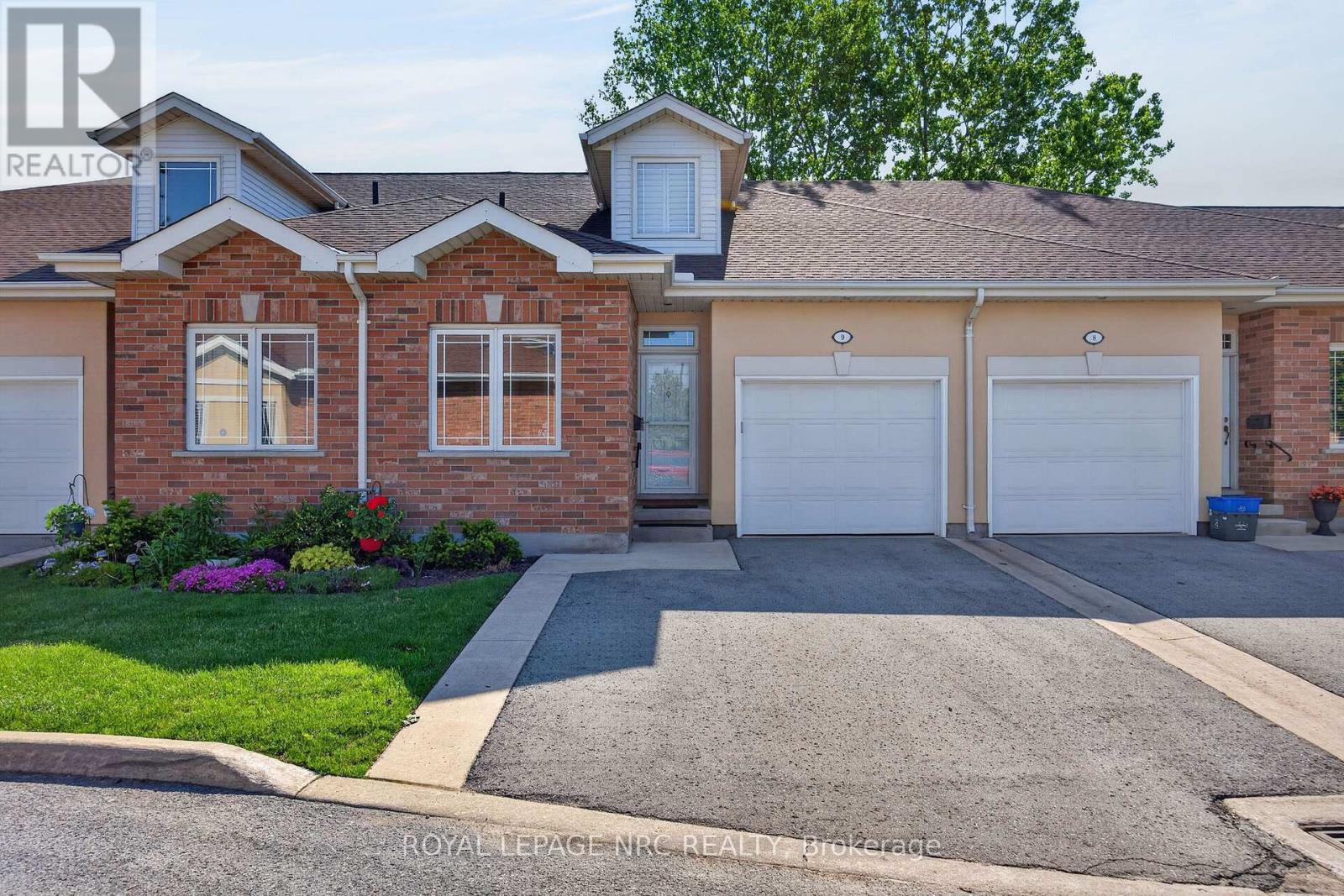 Townhouse at 9 - 4300 KALAR ROAD, Niagara Falls (Ascot)
