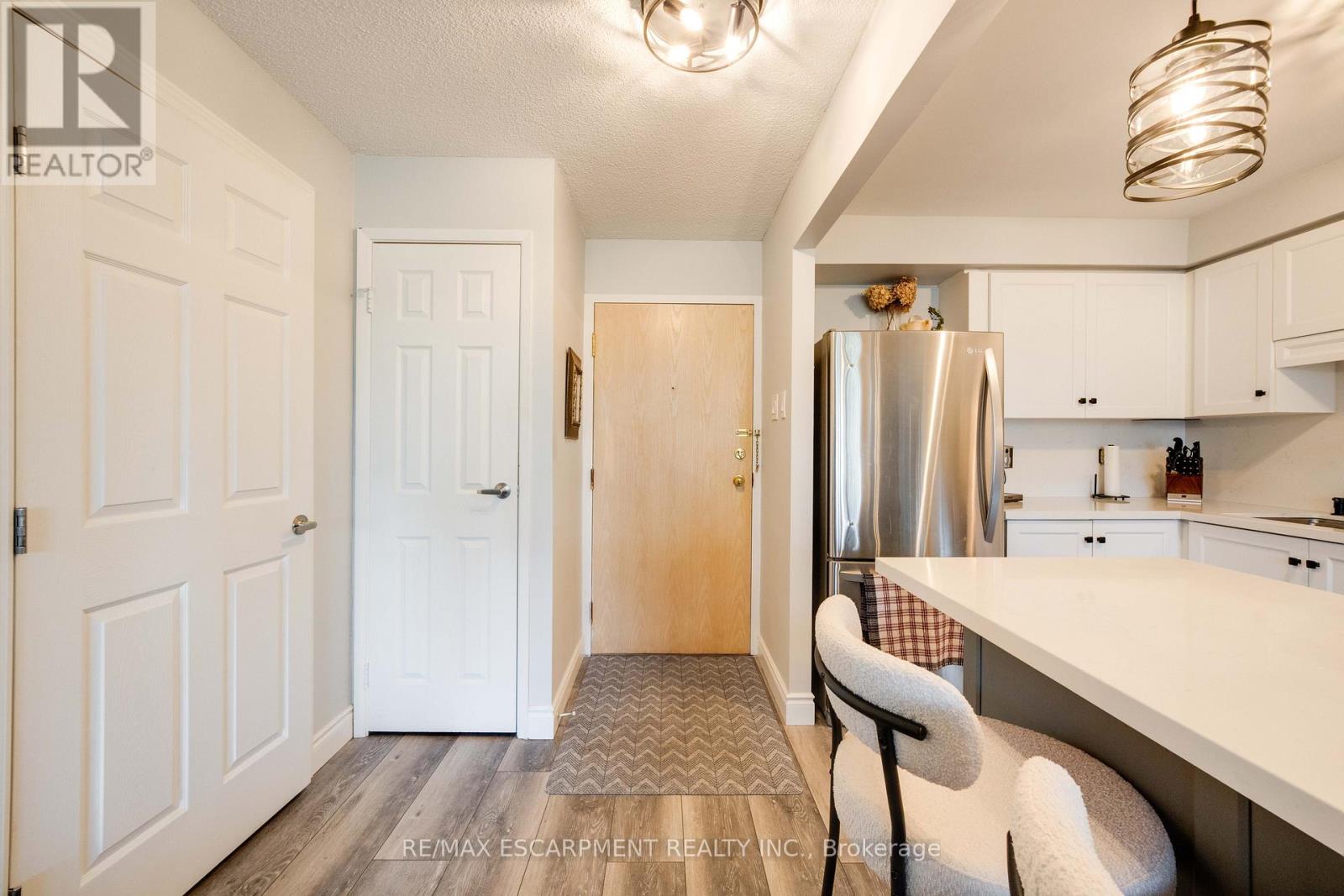 Apartment at 401 - 9 BONHEUR COURT, Brantford