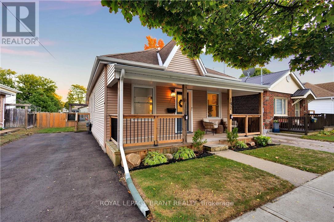 Detached at 197 GRAND STREET, Brantford