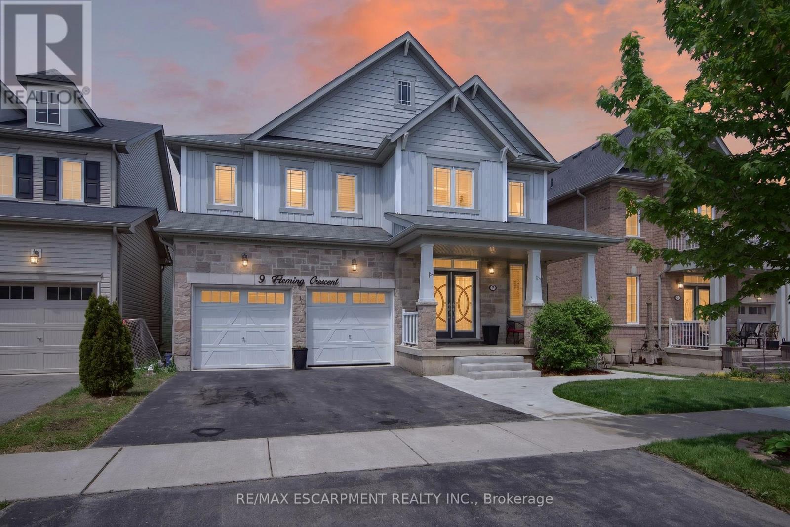 Detached at 9 FLEMING CRESCENT, Haldimand