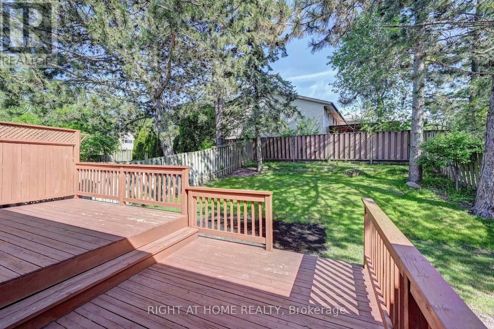 Detached at 92 PINEMEADOW CRESCENT, Waterloo