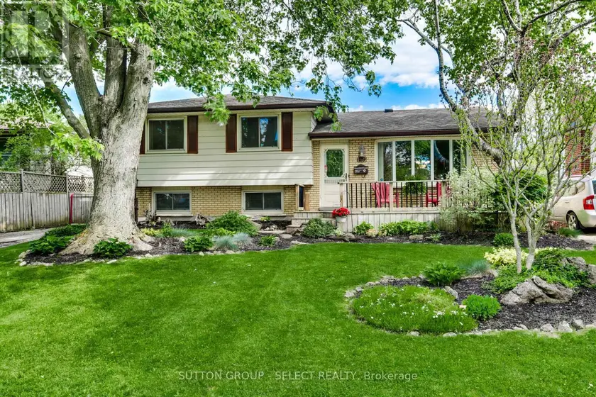 Detached at 119 METCALFE CRESCENT, London South