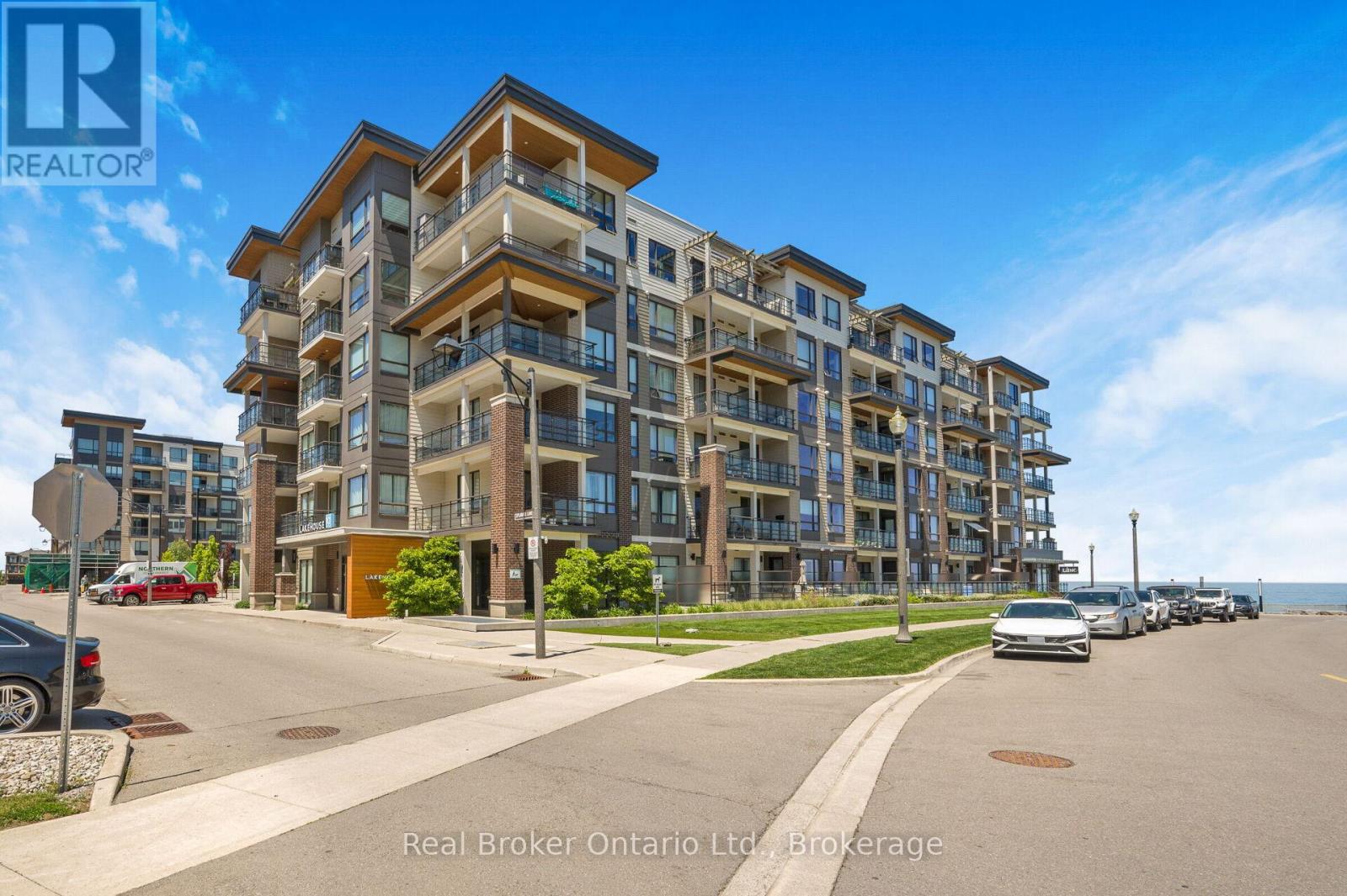 Apartment at 310 - 10 ESPLANADE LANE, Grimsby (Grimsby Beach)