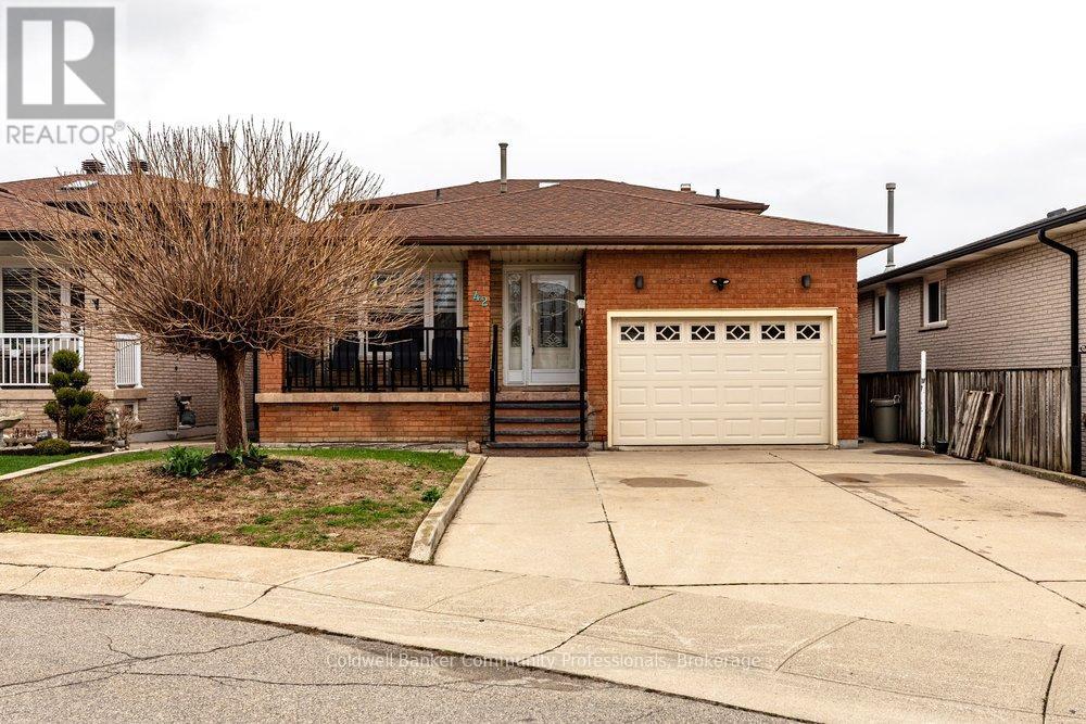 Detached at 42 LASILA COURT, Hamilton