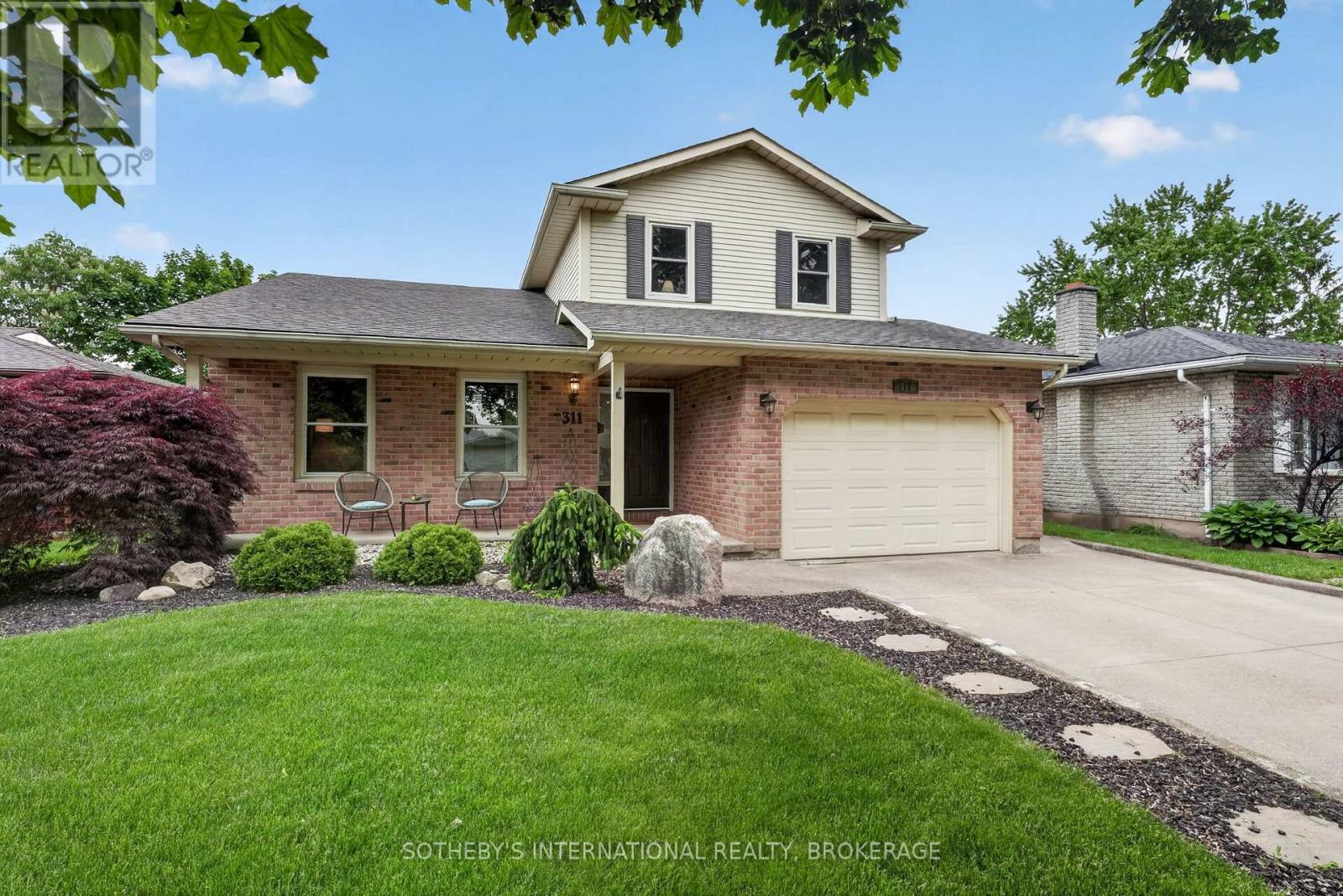 Detached at 311 MAIN STREET, St. Catharines (Martindale Pond)