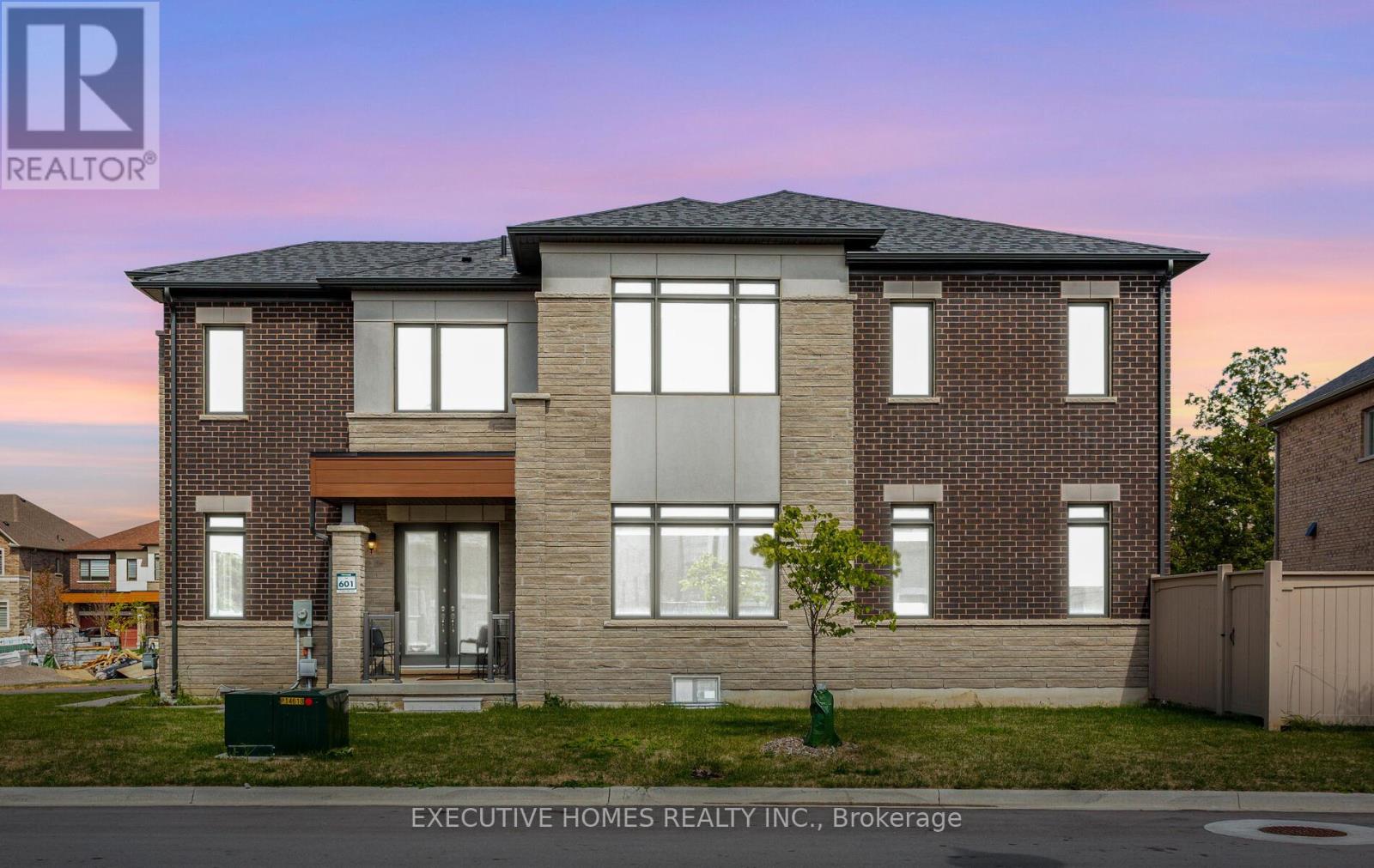 Detached at 77 POND VIEW GATE, Hamilton