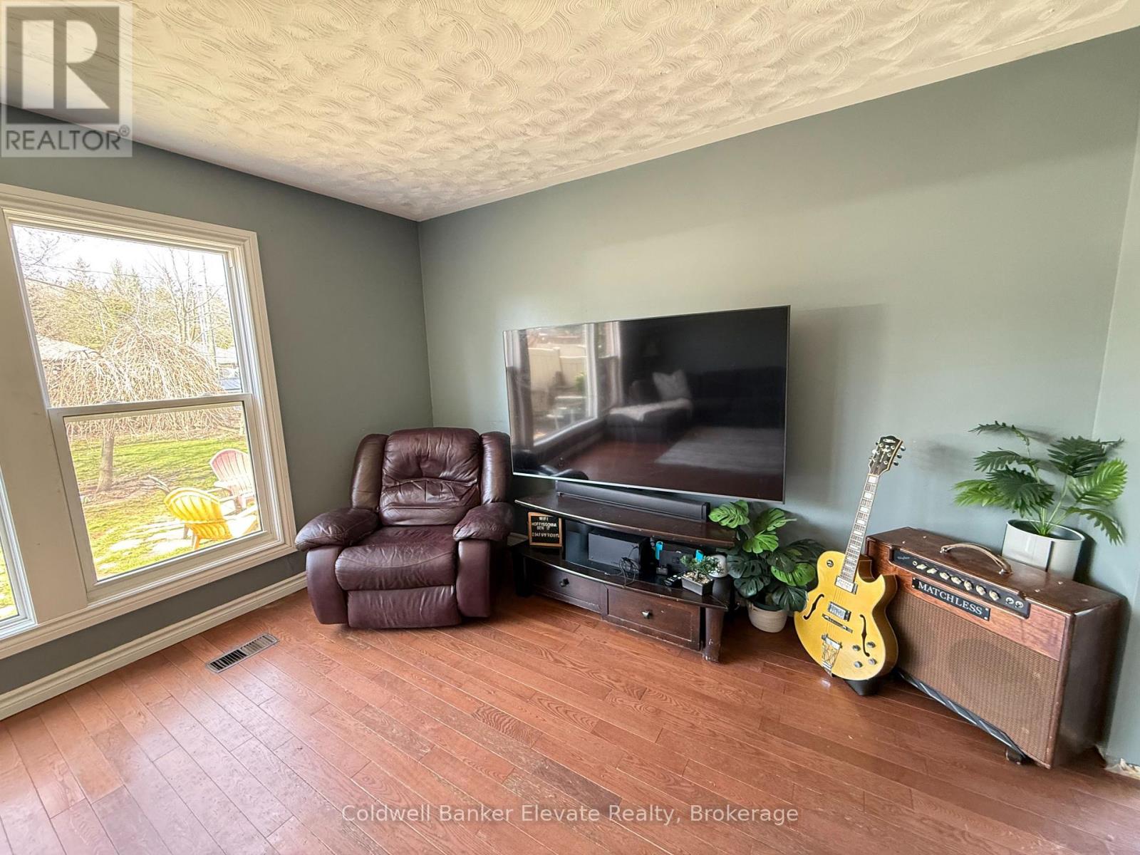 Detached at 1860 7TH AVENUE W, Owen Sound