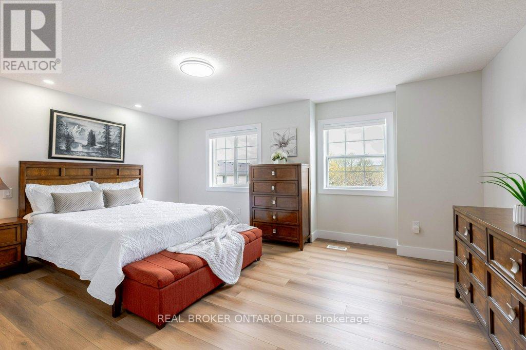 Townhouse at 2 - 185 HIGHLAND CRESCENT, Kitchener