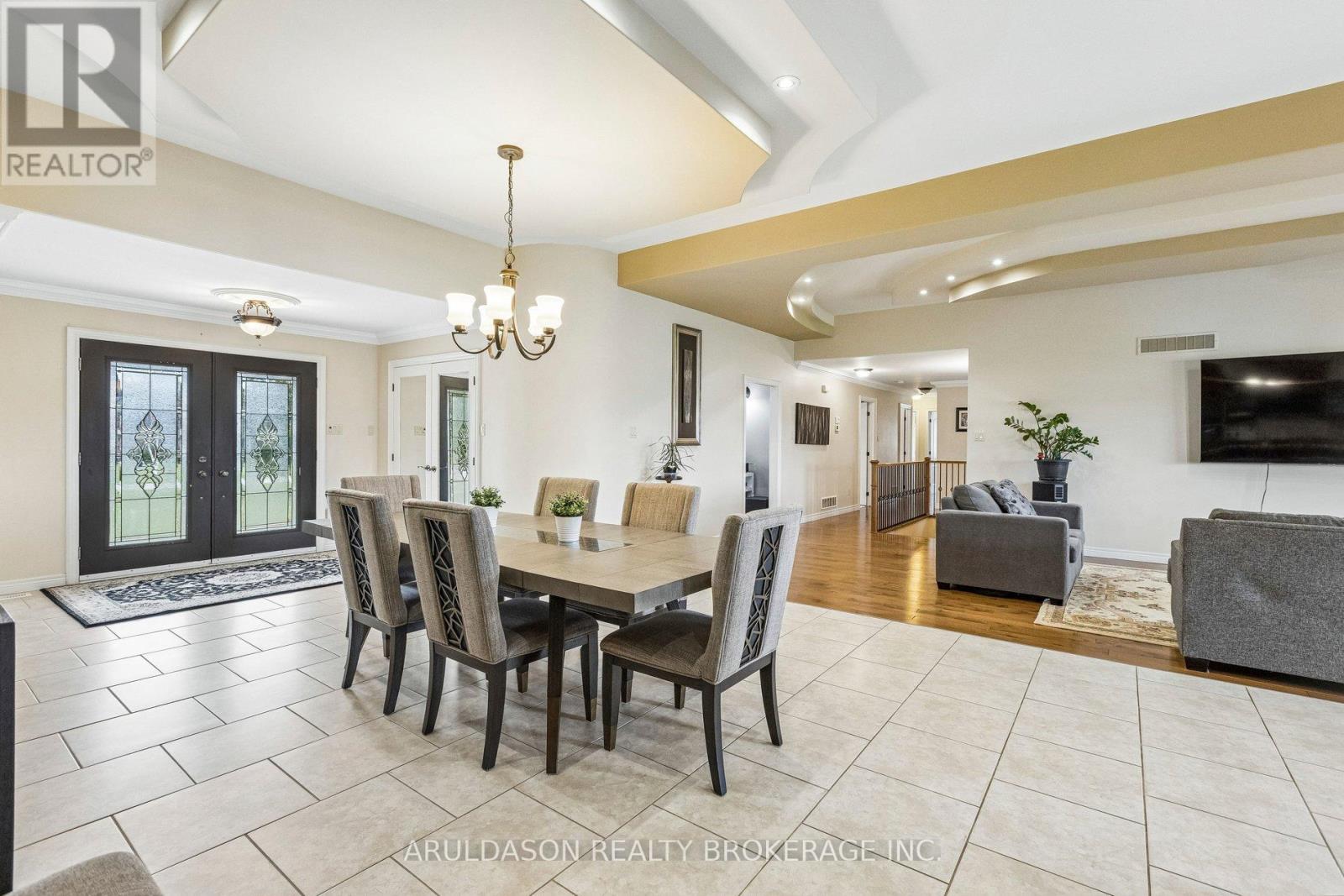 Detached at 99 BRANT SCHOOL ROAD, Brantford