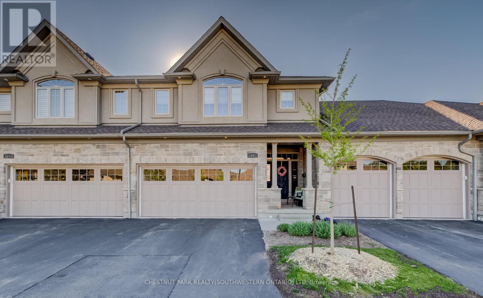 Townhouse at 10 - 435 WINCHESTER DRIVE, Waterloo