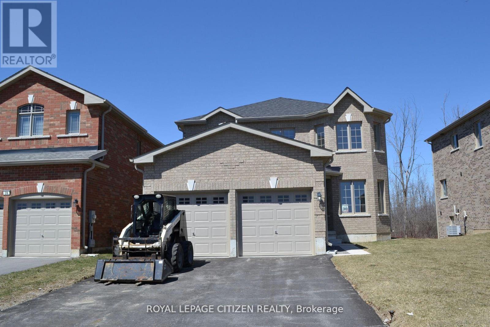 Detached at 41 CAREW BOULEVARD, Kawartha Lakes (Lindsay)