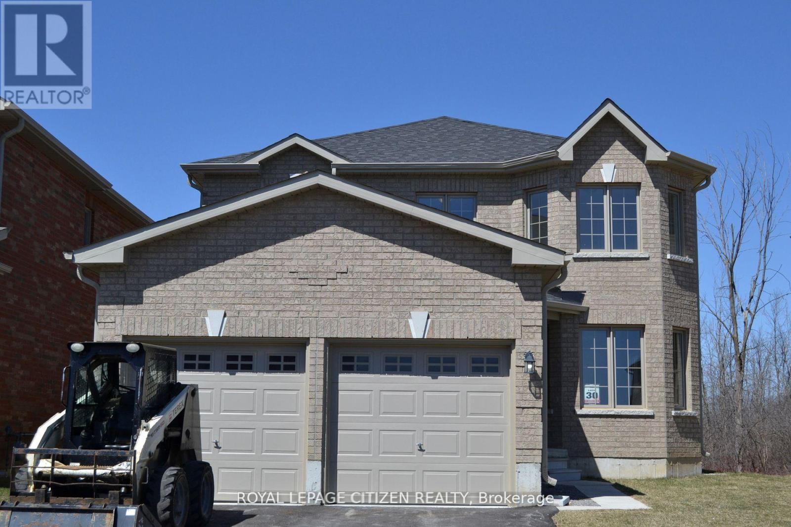 Detached at 41 CAREW BOULEVARD, Kawartha Lakes
