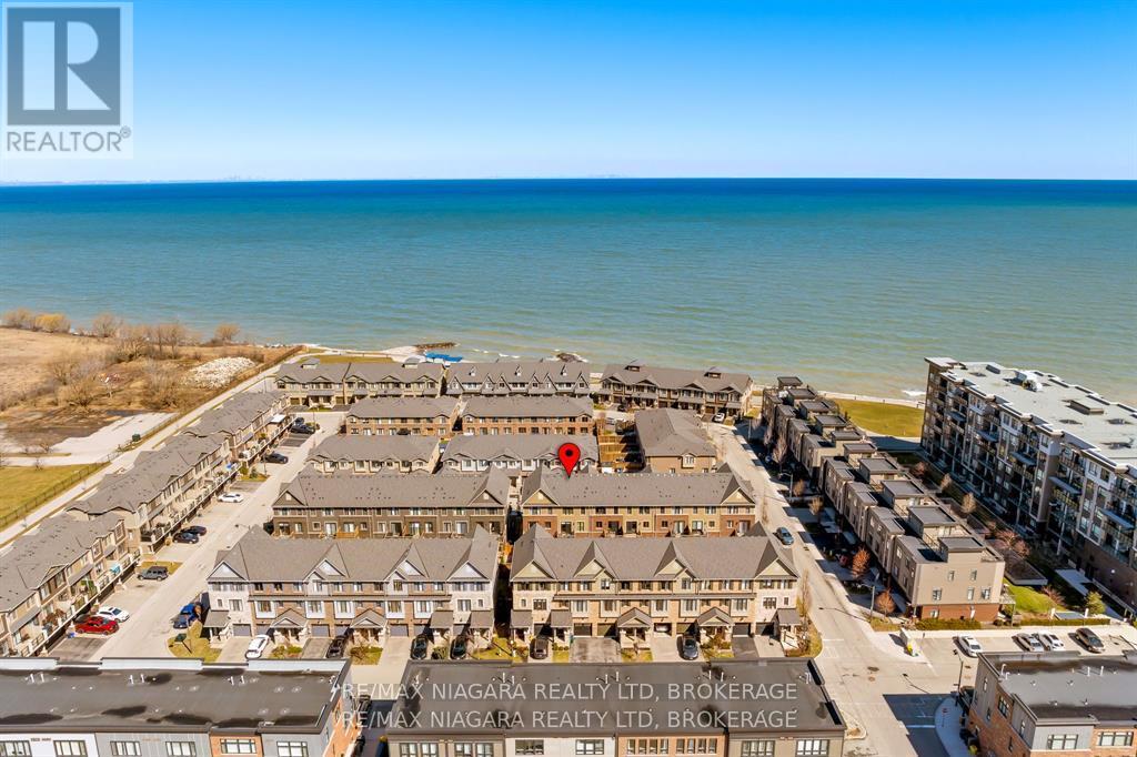 Townhouse at 11 WALTERS LANE, Grimsby (Grimsby Beach)