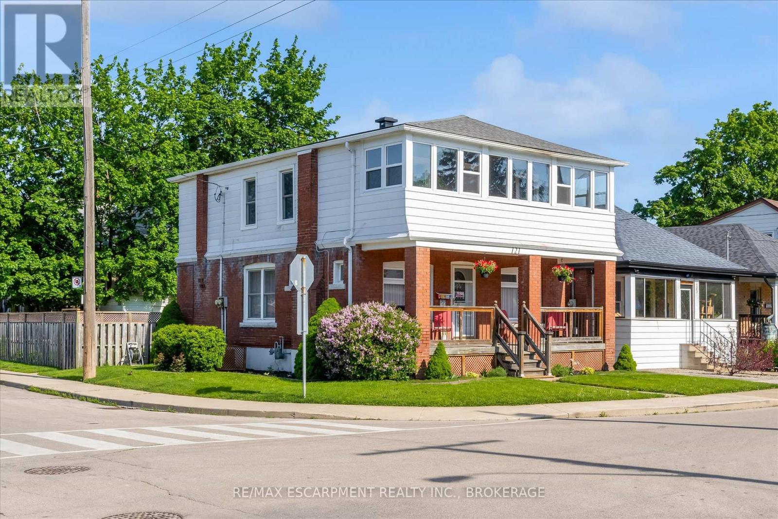 Multiplex at 121 EDGEMONT STREET N, Hamilton (Crown Point)