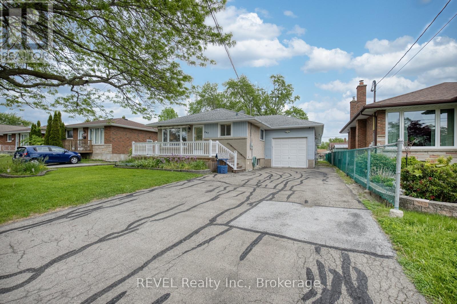 Detached at 247 KILGOUR AVENUE, Welland (Broadway)