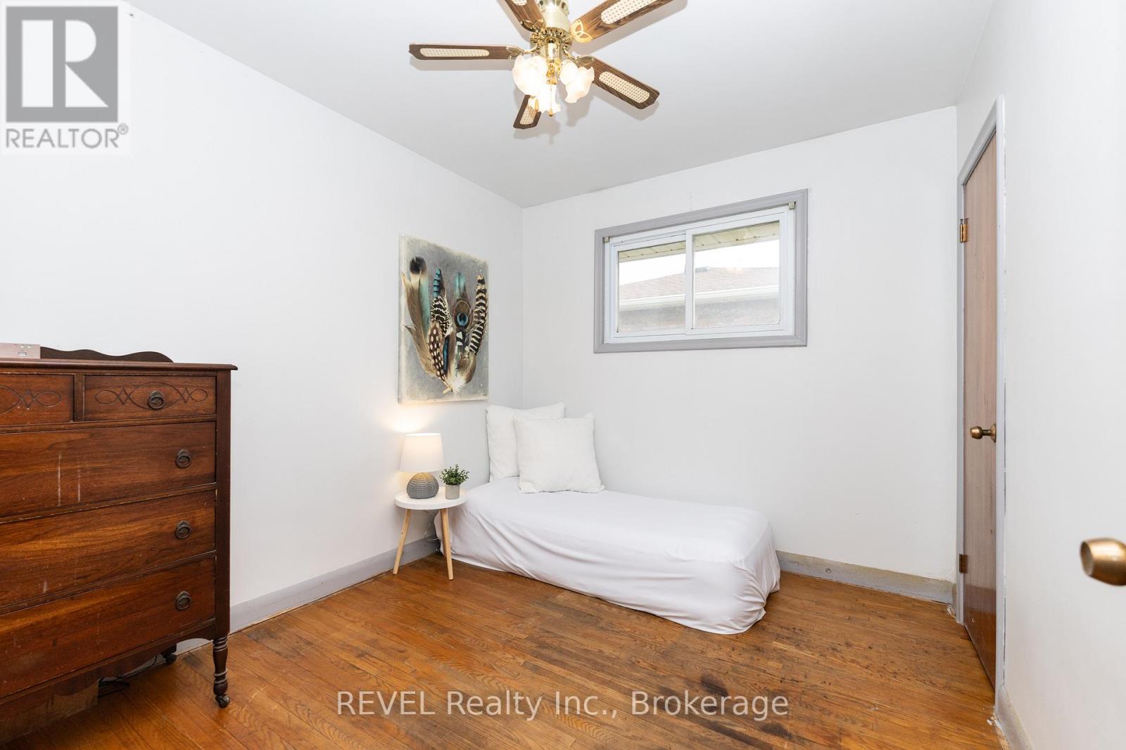 Detached at 247 KILGOUR AVENUE, Welland