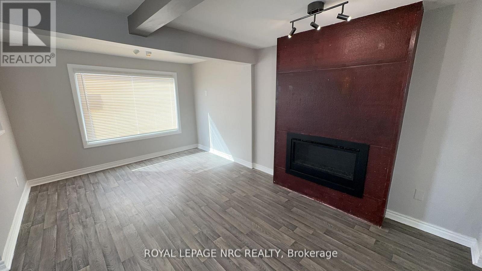 Multiplex at 10 THOROLD ROAD, Welland