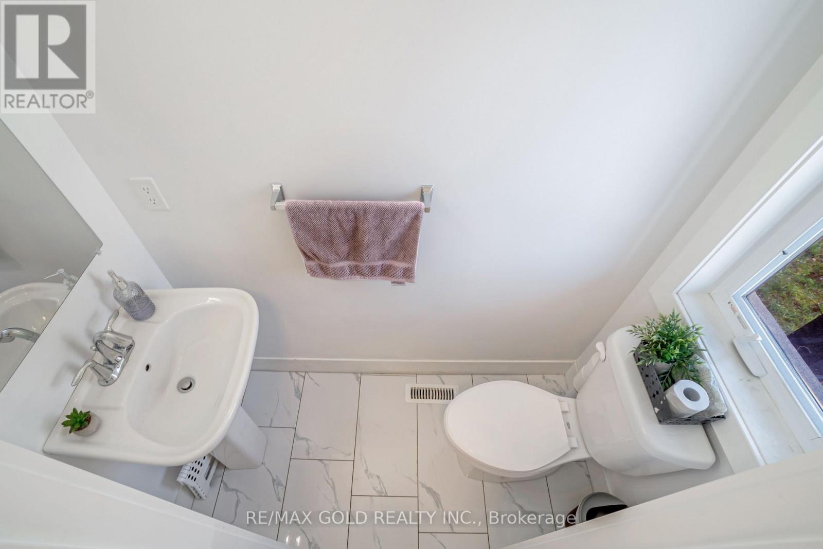Townhouse at 8 - 2621 HOLBROOK DRIVE, London