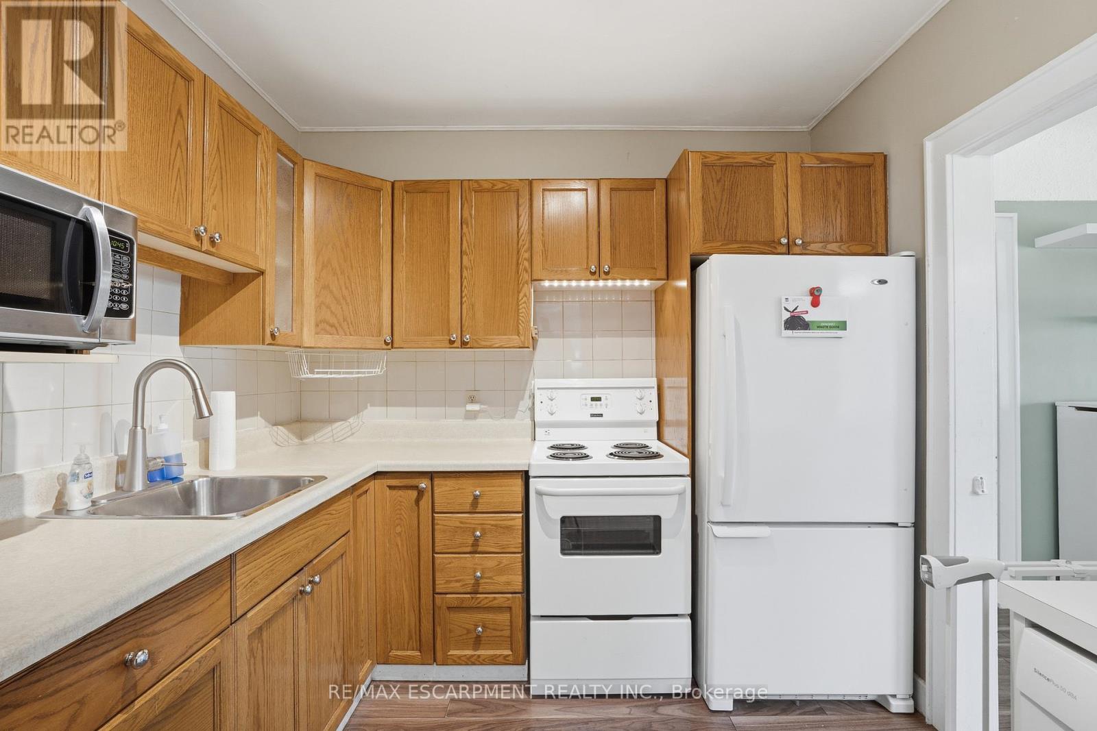 Detached at 96 PALING AVENUE, Hamilton