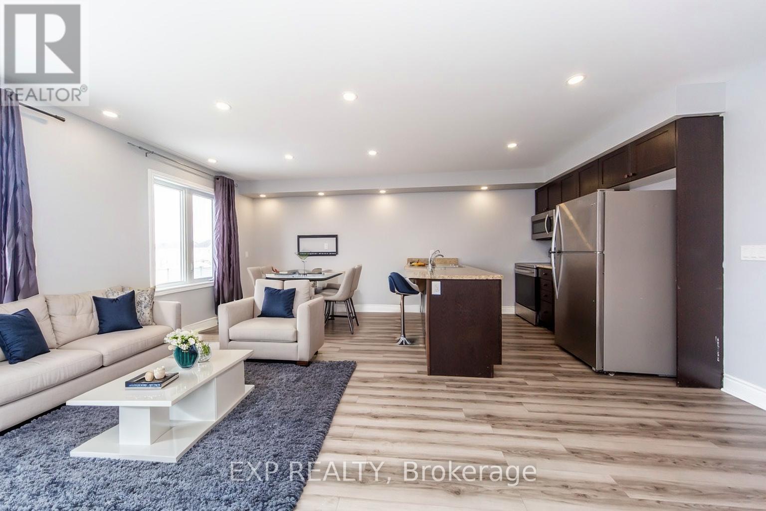 Townhouse at 734 COOK CRESCENT, Shelburne