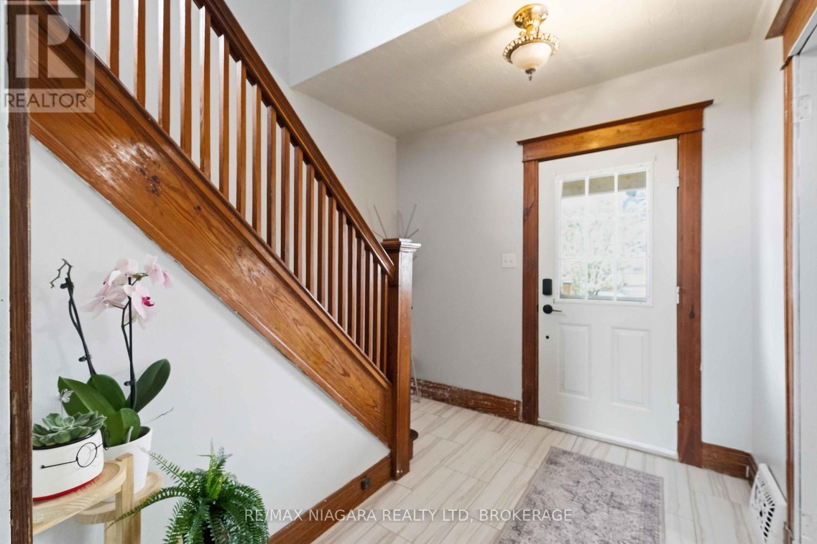 Detached at 52 BERRYMAN AVENUE, St. Catharines