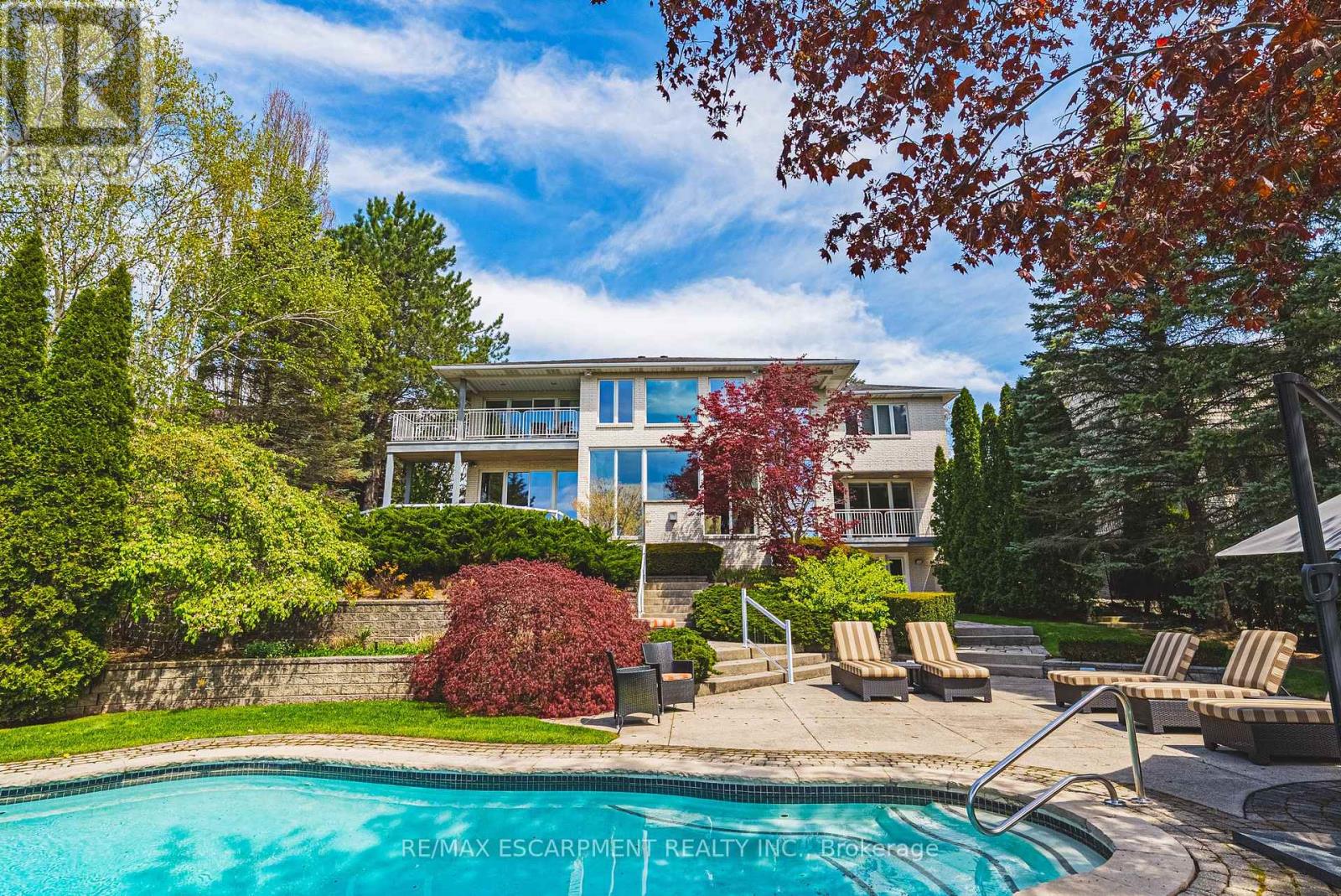 Detached at 2 ANSLOW COURT, Hamilton (Dundas)